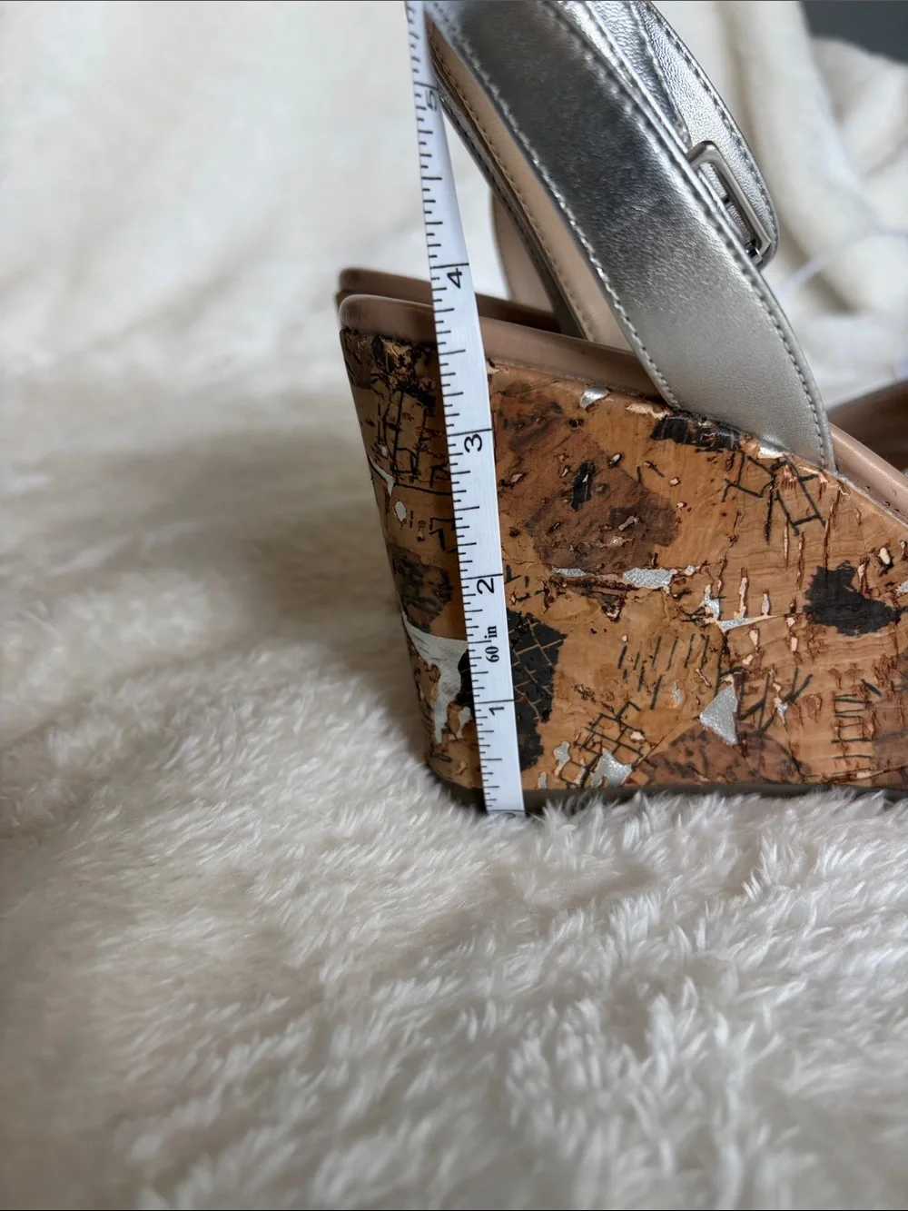 Karl Lagerfeld Carin Wedge Sandal In Silver Leather | Size 8M